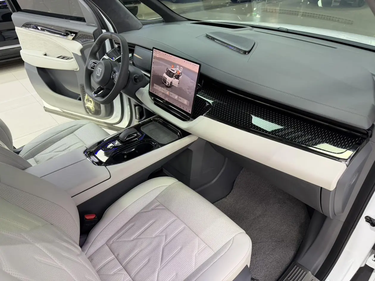 ZEEKR ZEEKR 009 Seven-seater aisle version two-wheel drive 108kWh