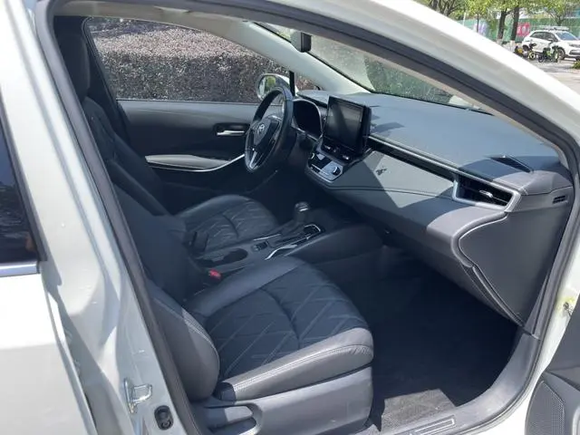 TOYOTA Asian lion 2.0L Premium Edition