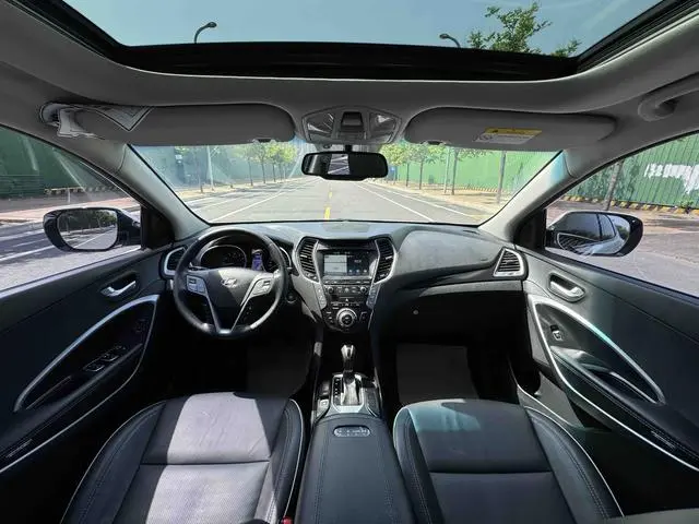 Hyundai Shengda 2.0T automatic four-wheel drive intelligent 7-seater