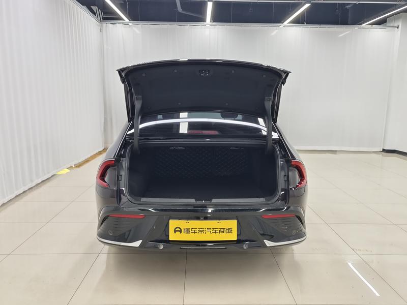 Wuling Wuling Starlight PHEV 2023
