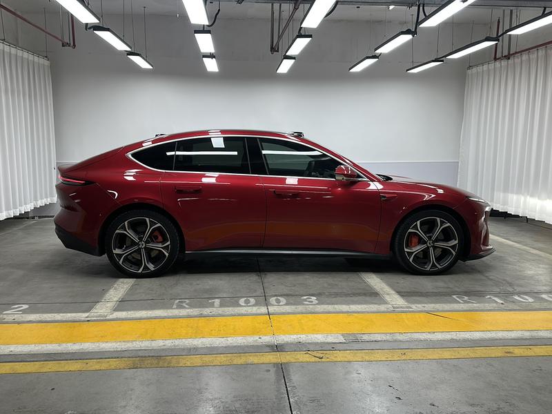 NIO NIO ET5 2024