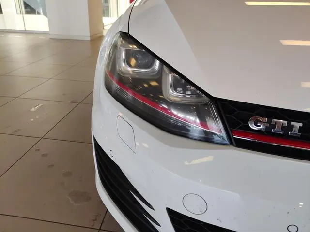 Volkswagen Golf GTI 2.0TSI GTI