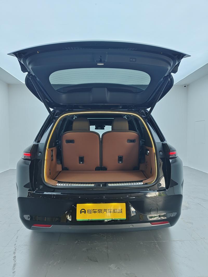 Li Auto Ideal L8 2023