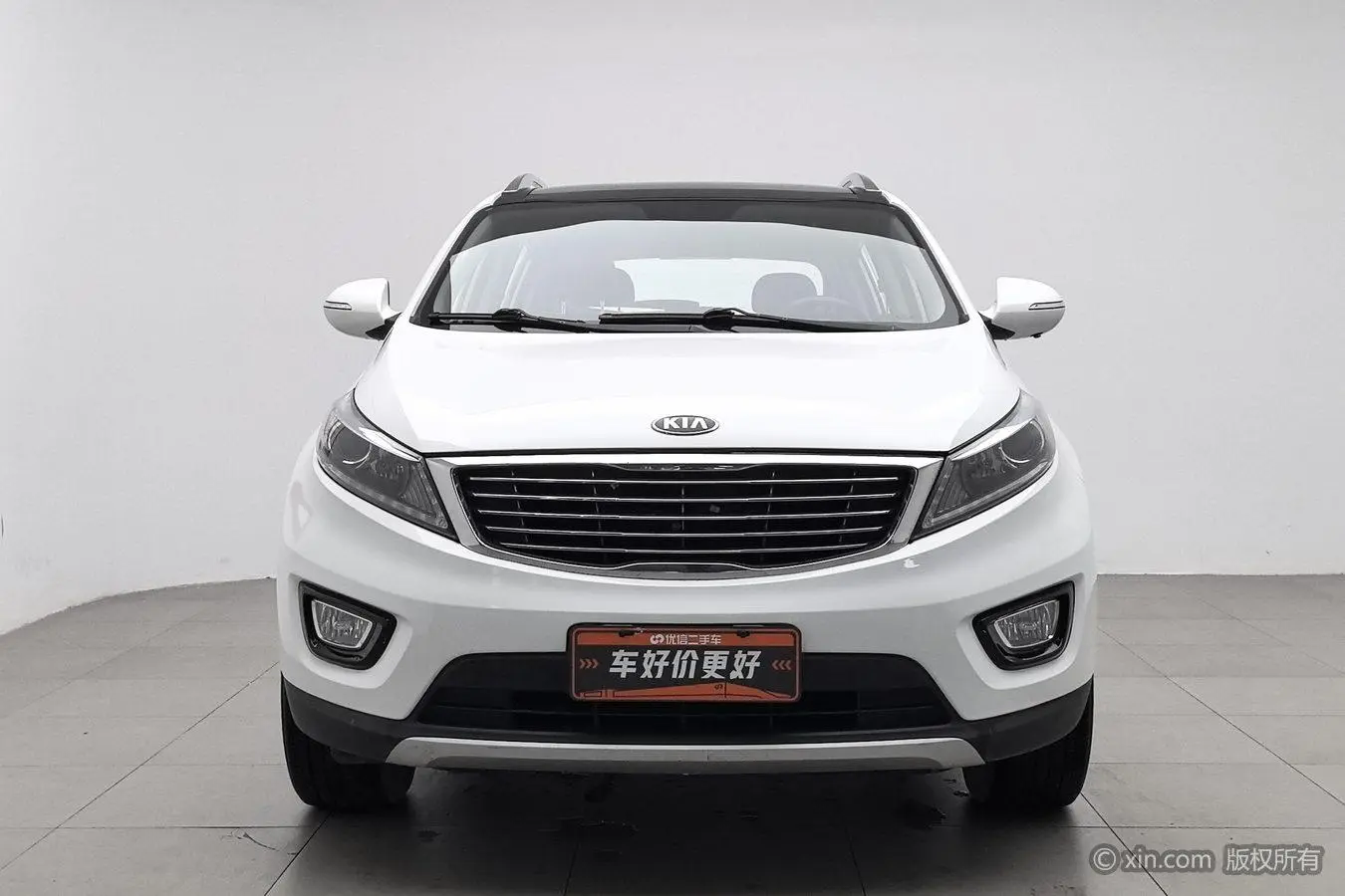 Kia Smart running 2.0L automatic two-wheel drive version DLX