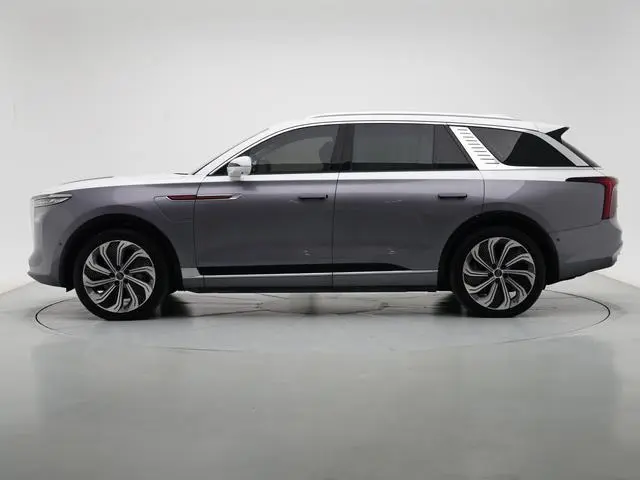 Hongqi Hongqi E-HS9 660km flag collar version four seats