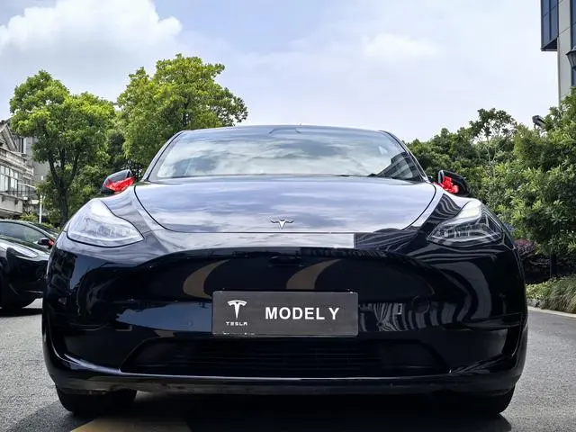Tesla Model Y Facelifted rear-wheel drive version
