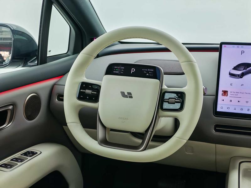 Li Auto Ideal i6 2025