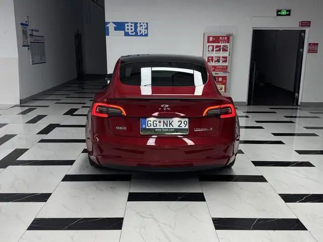 Tesla Model 3 Performance high-performance all-wheel drive version