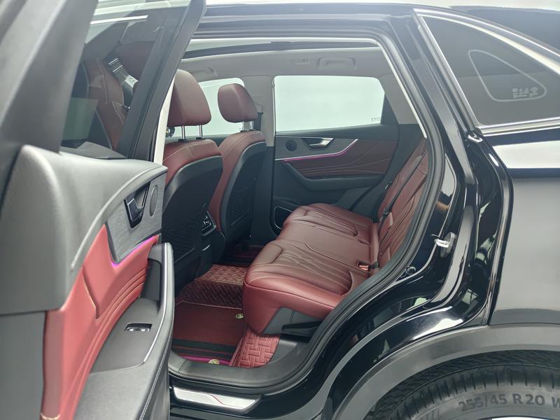 Hongqi Red Flag HS5 2026