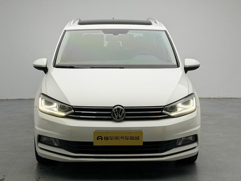 Volkswagen Touran L 2016