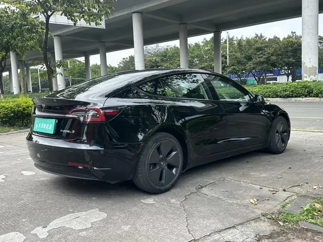 Tesla Model 3 Upgraded version of standard battery life rear drive