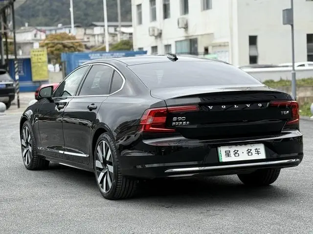 Volvo Volvo S90 PHEV T8 four-wheel drive long battery life Zhiya Deluxe Edition