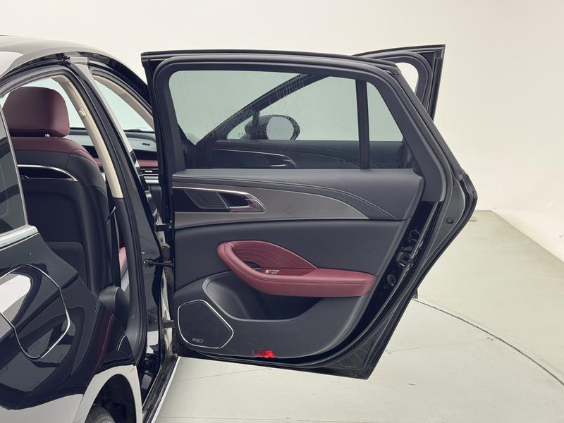 Hongqi Red Flag H5 2024