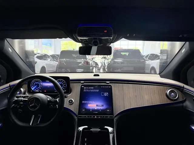 Mercedes-Benz Mercedes-Benz EQE SUV EQE SUV 500 4MATIC Pioneer Edition
