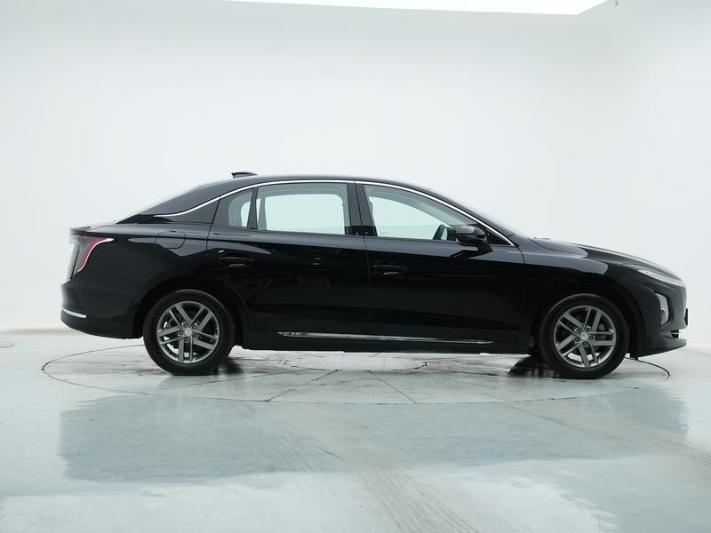 Hongqi Hongqi E-QM5 2025