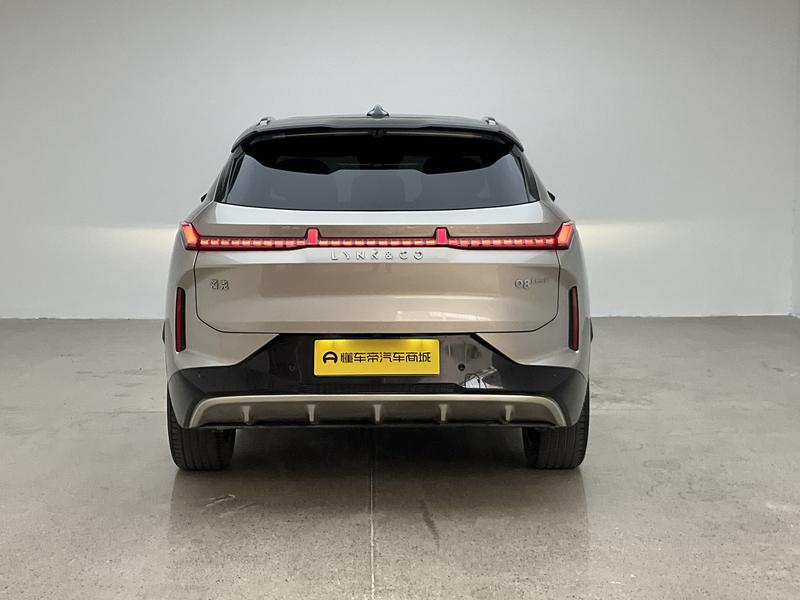 Lynk & Co Lynk&Co 08 EM-P 2023
