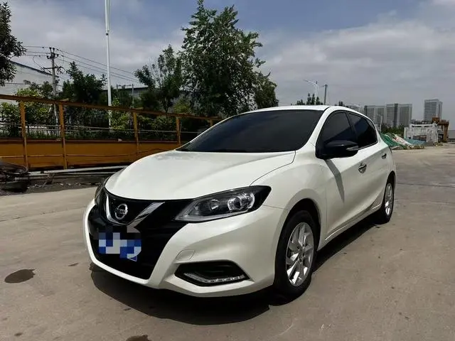 Nissan TIIDA 1.6L CVT Smart Travel Edition