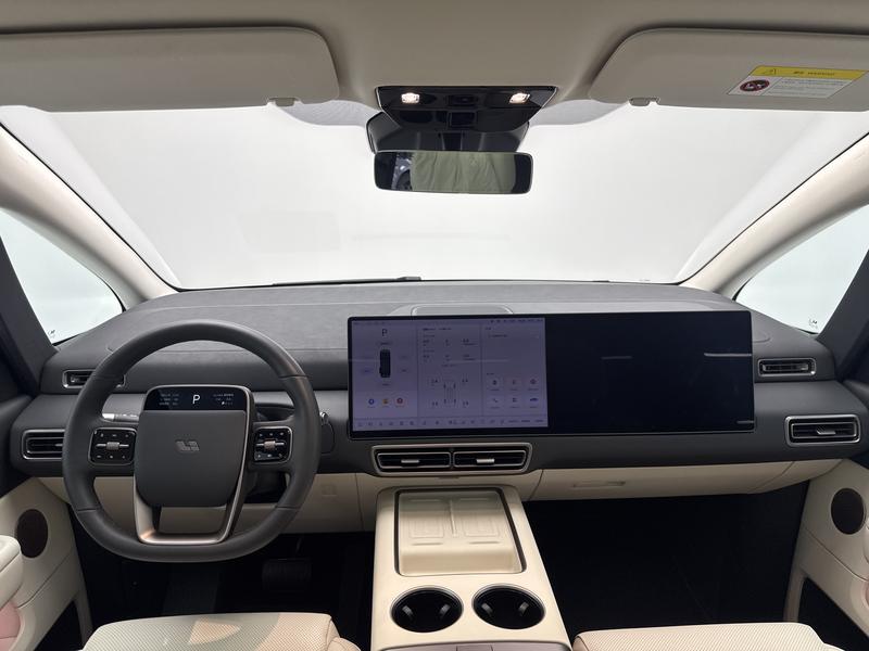 Li Auto Ideal MEGA 2025