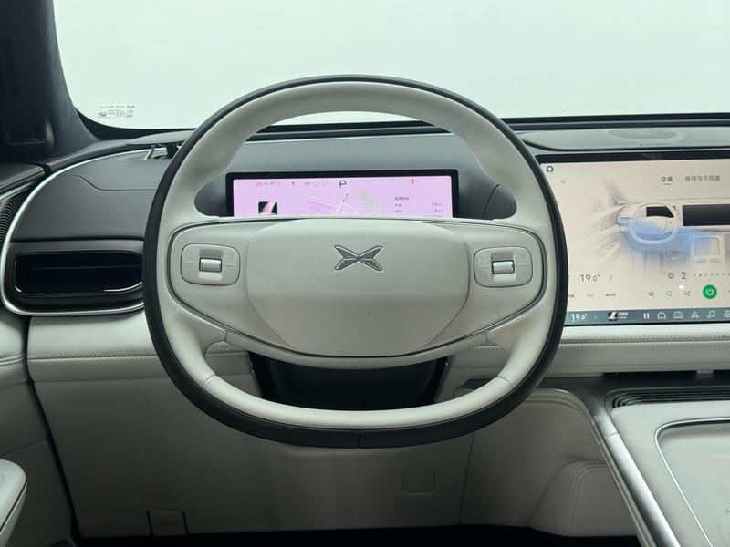 XPeng Xiaopeng G9 2025