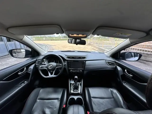 Nissan Qashqai 2.0 L XV Smart Edition