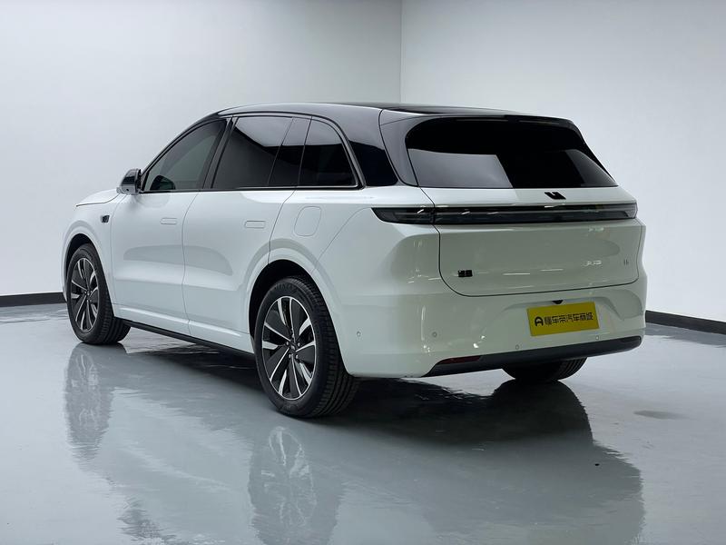 Li Auto Ideal L6 2025
