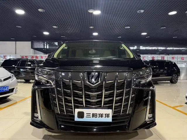 TOYOTA Elfa Facelift 3.5L Premium Edition