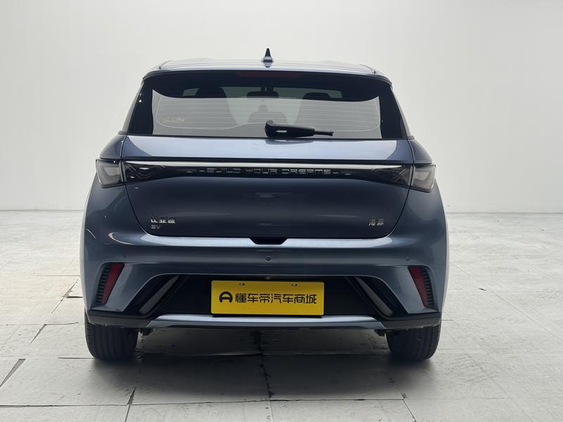 BYD dolphin 2025