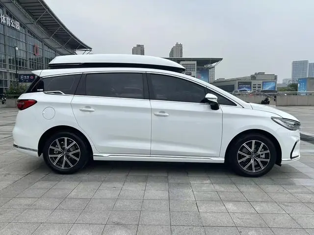 BYD Song MAX DM DM-i 105KM Executive Edition