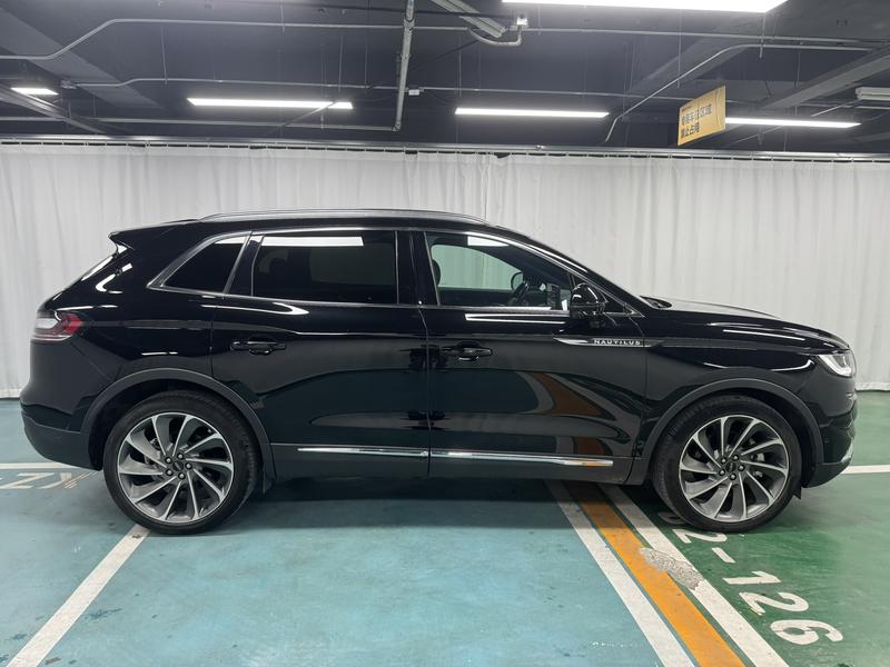 Lincoln Voyager 2021