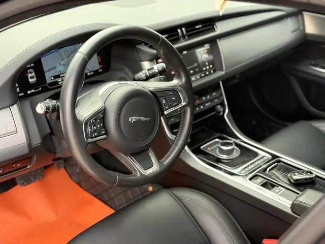 Jaguar Jaguar XFL 2.0T P200 two-wheel drive Elite Edition