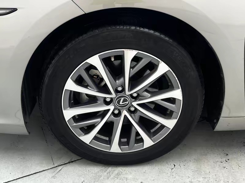 Lexus Lexus ES 2021