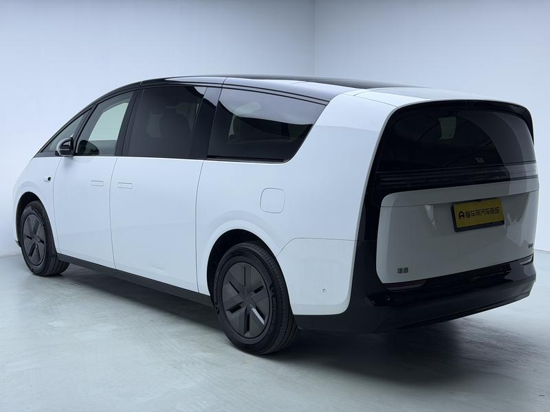 Li Auto Ideal MEGA 2025