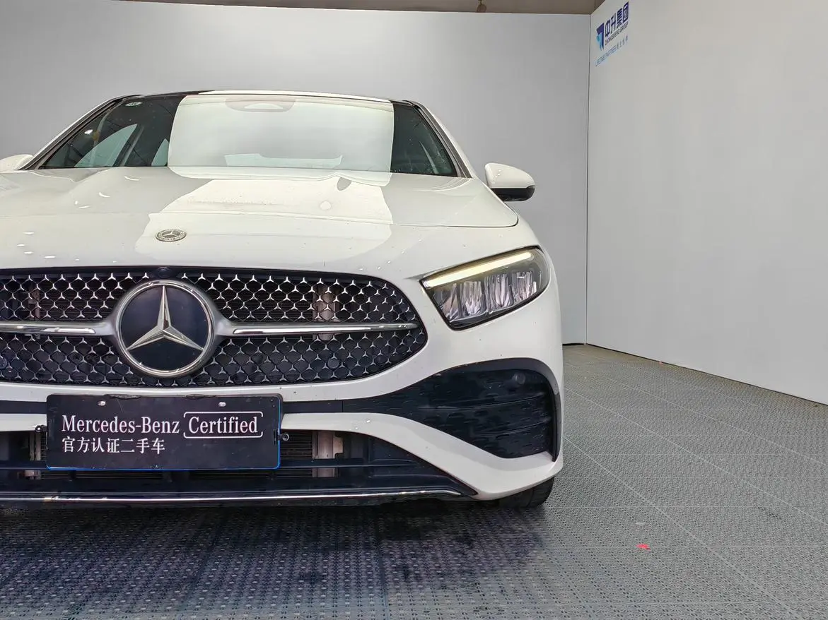 Mercedes-Benz Mercedes-Benz A-class A 200 L sports sedan fashion Version