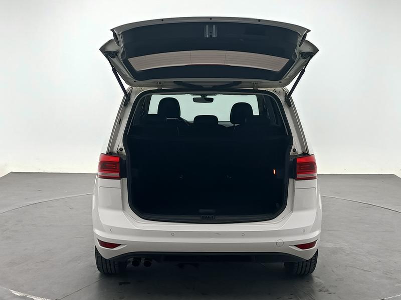 Volkswagen Touran L 2016
