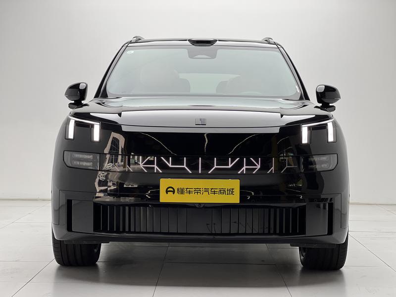 Lynk & Co Lynk&Co 900 2025