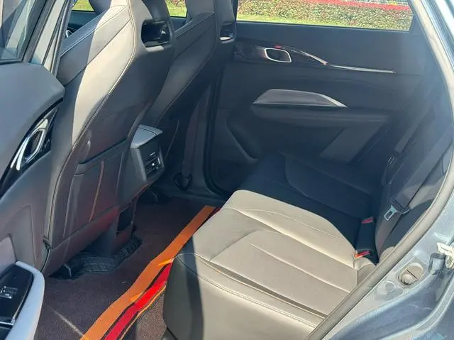 Changan Auchan Changan Auchan Z6 Blue Whale 1.5T DCT Smart Collar City Edition