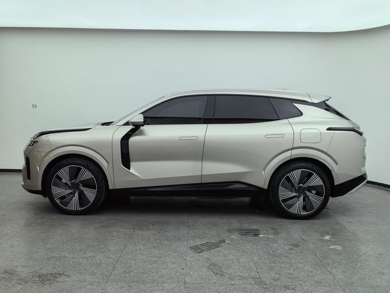 Lynk & Co Lynk&Co 08 EM-P 2023