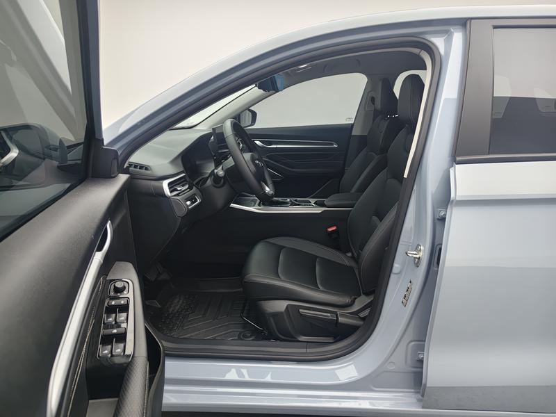 Geely Emgrand 2023