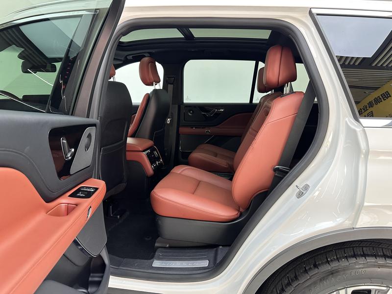 Lincoln aviator 2024