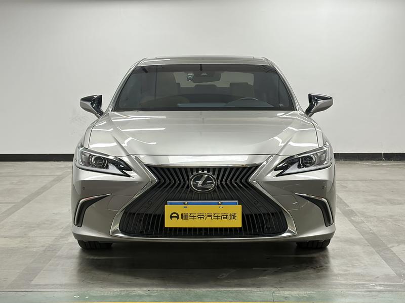 Lexus Lexus ES 2020