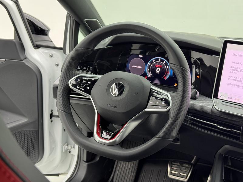 Volkswagen Golf GTI 2025