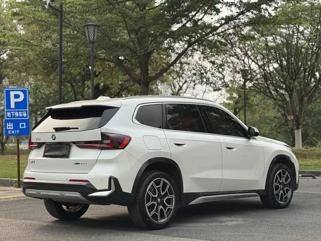 BMW BMW X1 sDrive25Li X design set