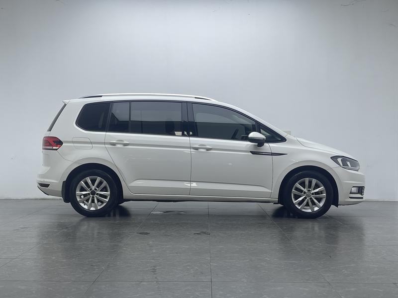 Volkswagen Touran L 2016