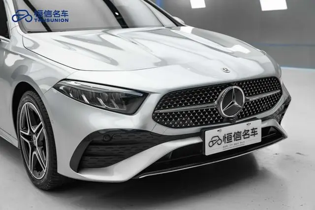 Mercedes-Benz Mercedes-Benz A-class A 200 L sports sedan fashion Version