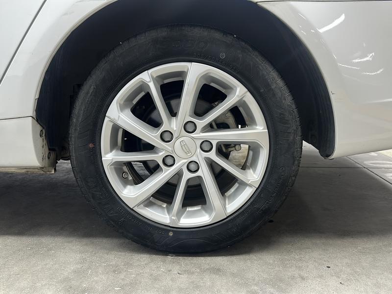 Geely Emgrand 2021
