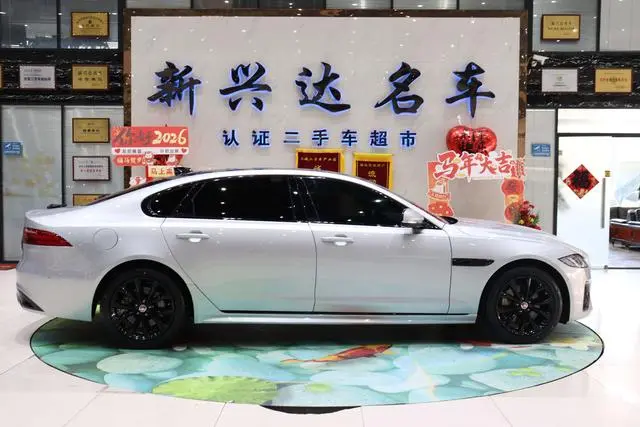 Jaguar Jaguar XFL 2.0T P250 four-wheel drive Yao Black sports edition
