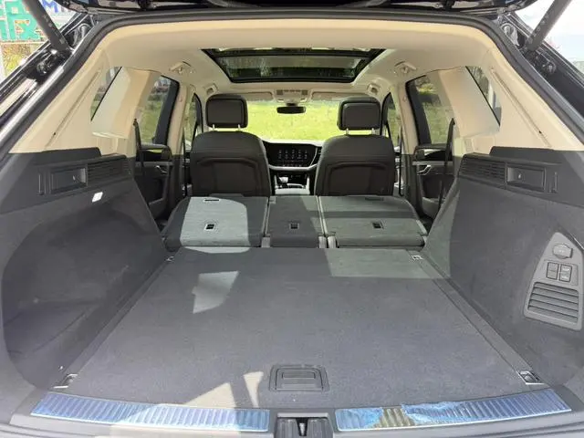 Volkswagen Touareg 3.0 TSI Ruixiang Edition Classic Sports Suit