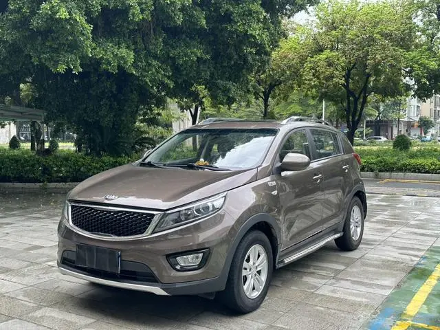 Kia Smart running 2.0L automatic two-wheel drive version Premium