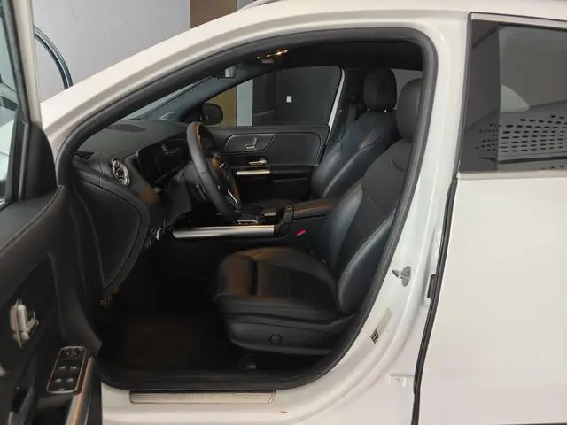 Mercedes-Benz Mercedes-Benz GLA GLA 220