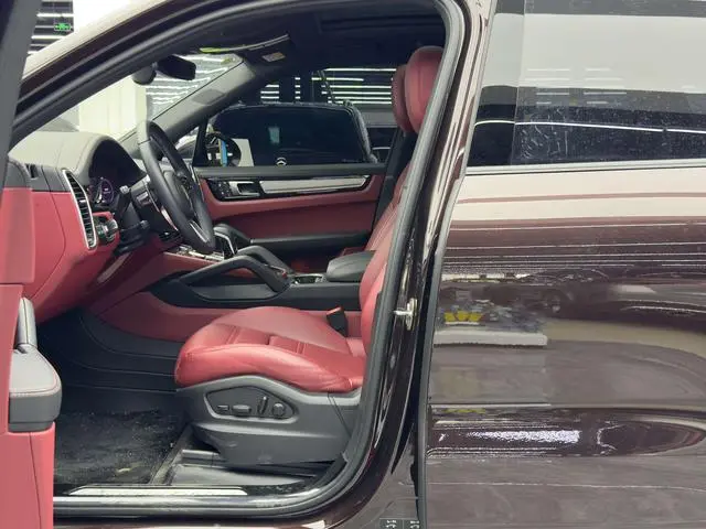Porsche Cayenne E-Hybrid Cayenne E-Hybrid 2.0T Platinum Edition